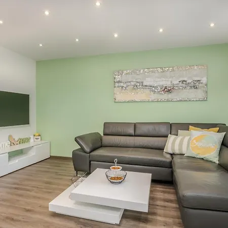 Meteora With Private Pool Apartment Malinska